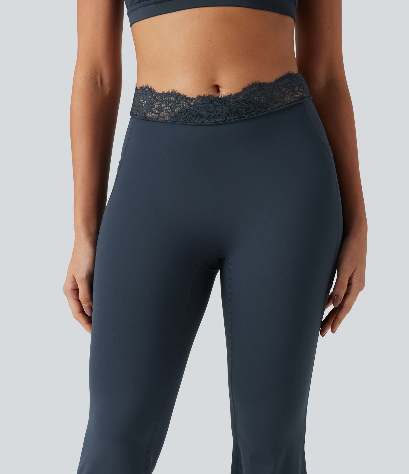 Legging de yoga flare Halara UltraSculpt™ longueur mollet avec dentelle contrastée et poches