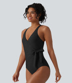 Maillot de bain une pièce gainant col V avec brassière intégrée et liens latéraux
