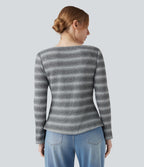 T-shirt tricoté décolleté rond à manches longues en maille gaufrée à rayures dégradées